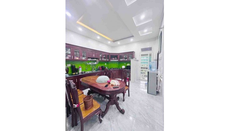 Ngộp Giảm Sốc 1.8 Tỷ Bán nhà HẺM XE HƠI 4 TẦNG 84m2_4/6x18m chỉ 8.6 tỷ Gần Gigamall Phạm Văn Đồng Hiệp Bình Chánh Thủ Đức